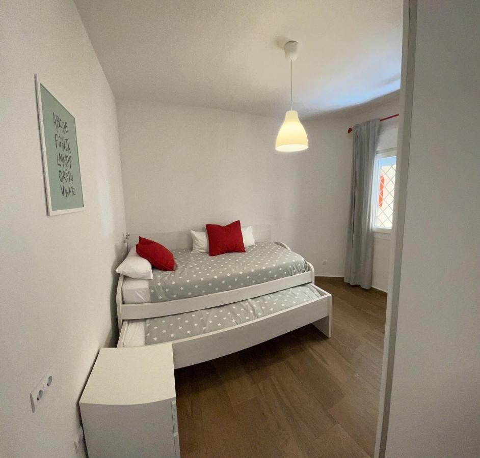Triana Apartment ตอร์เรโมลิโนส ภายนอก รูปภาพ