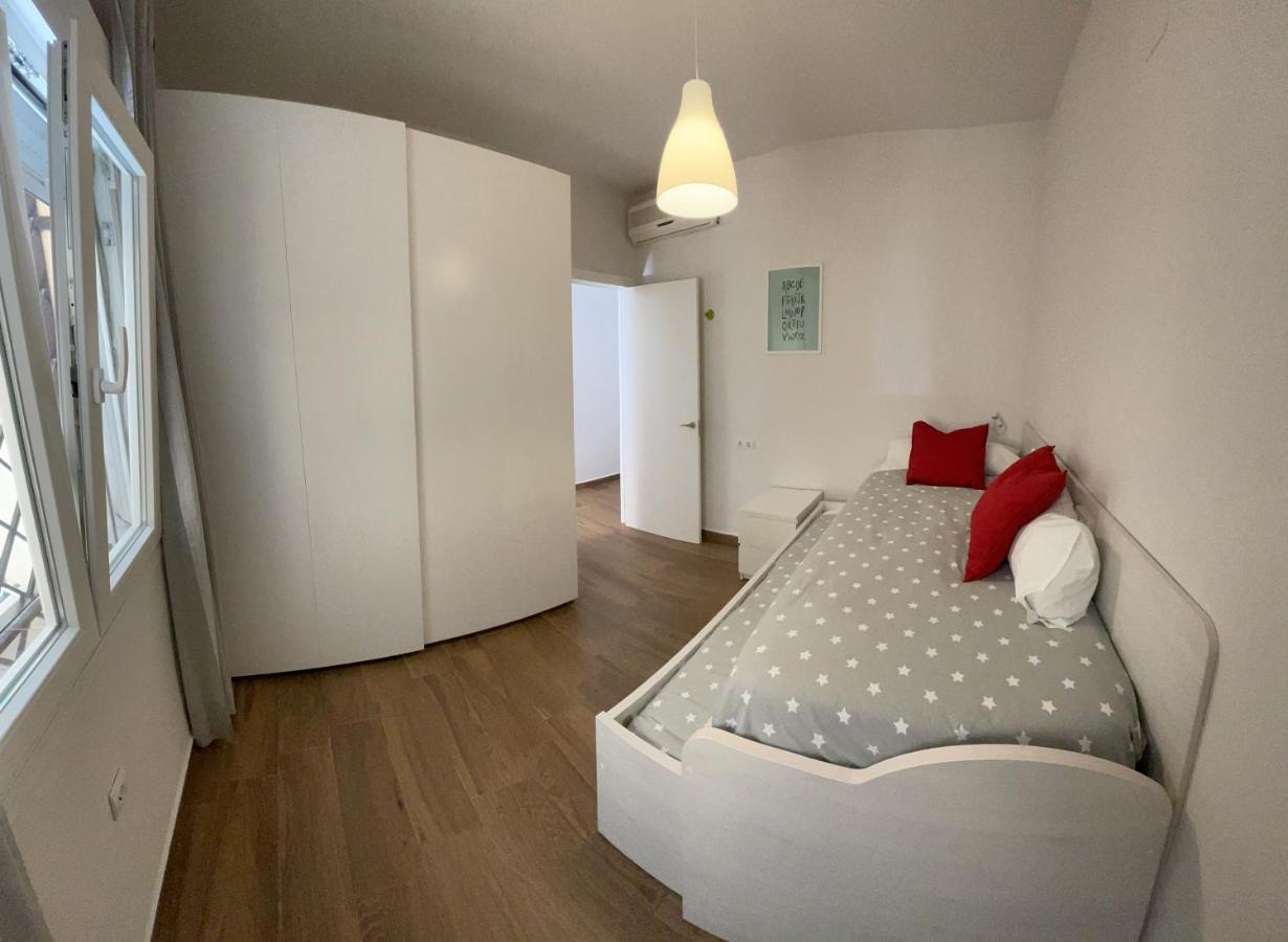 Triana Apartment ตอร์เรโมลิโนส ภายนอก รูปภาพ