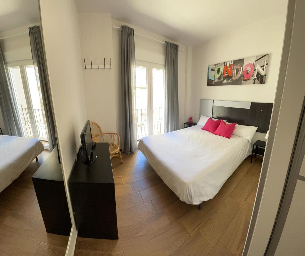 Triana Apartment ตอร์เรโมลิโนส ภายนอก รูปภาพ