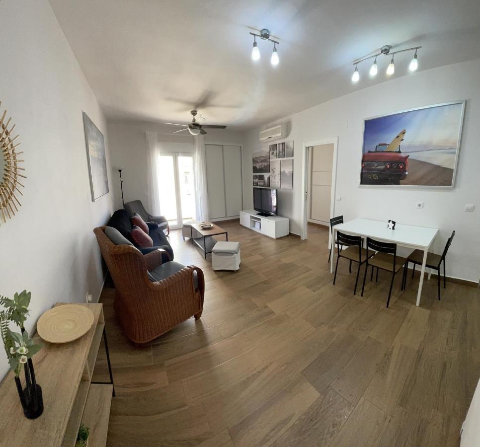 Triana Apartment ตอร์เรโมลิโนส ภายนอก รูปภาพ
