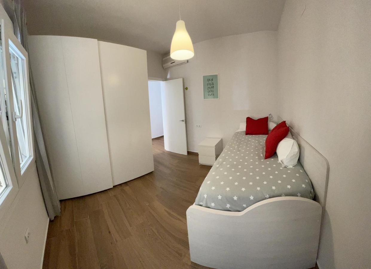 Triana Apartment ตอร์เรโมลิโนส ภายนอก รูปภาพ