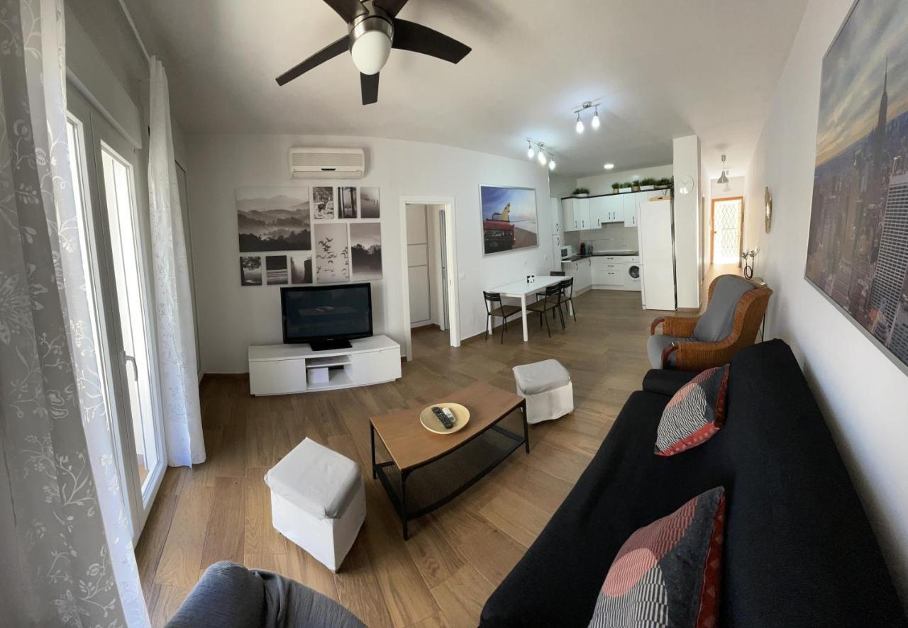 Triana Apartment ตอร์เรโมลิโนส ภายนอก รูปภาพ