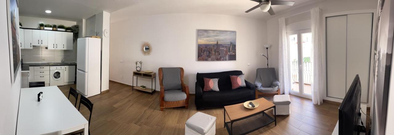 Triana Apartment ตอร์เรโมลิโนส ภายนอก รูปภาพ