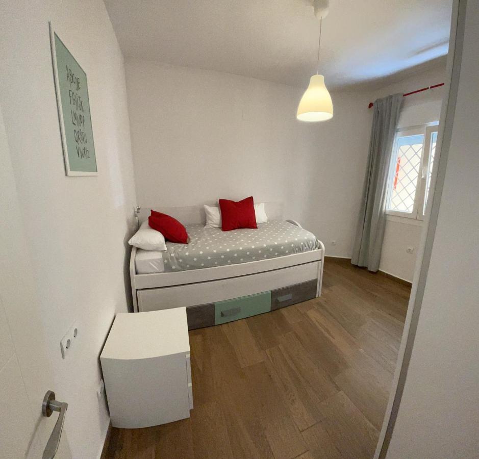 Triana Apartment ตอร์เรโมลิโนส ภายนอก รูปภาพ