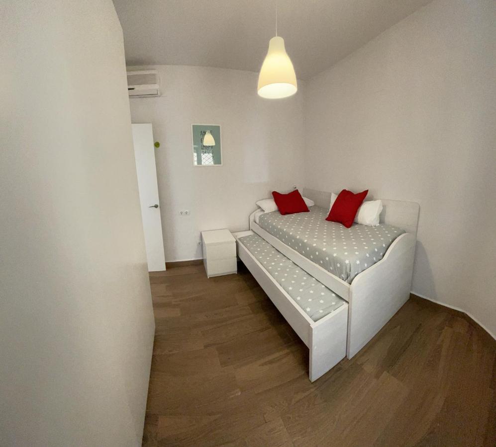 Triana Apartment ตอร์เรโมลิโนส ภายนอก รูปภาพ