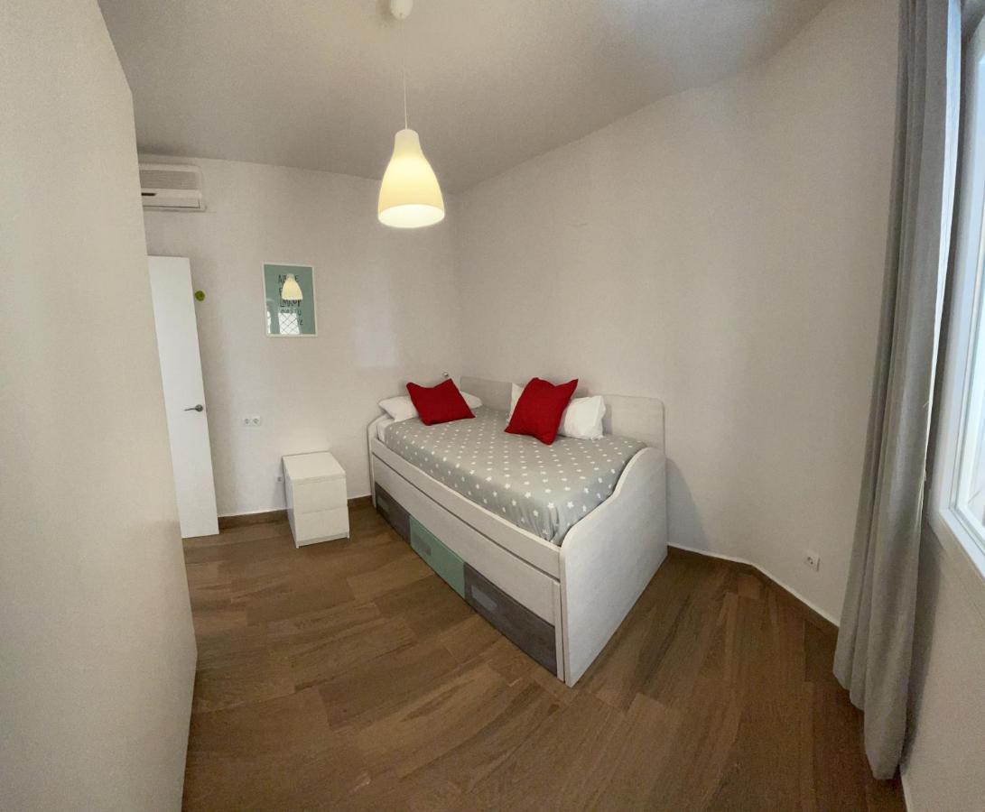Triana Apartment ตอร์เรโมลิโนส ภายนอก รูปภาพ